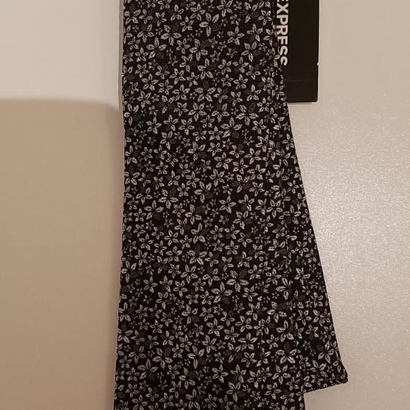 Express men black and silver flower print tie - Picture 2 of 6